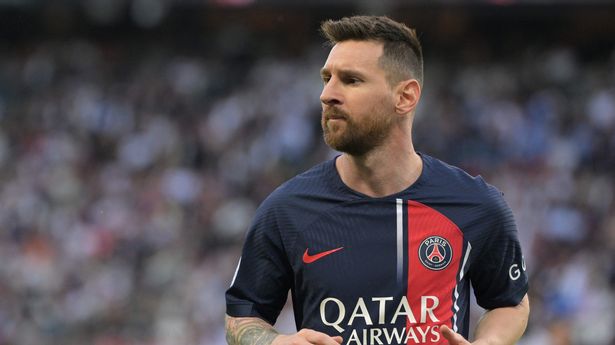 Lionel Messi dziękuje Paris Saint-Germain za pomoc w 2021 roku